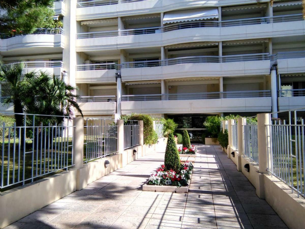 Lux Studio Garden And Swimming Pool Apartment Cannes Bagian luar foto